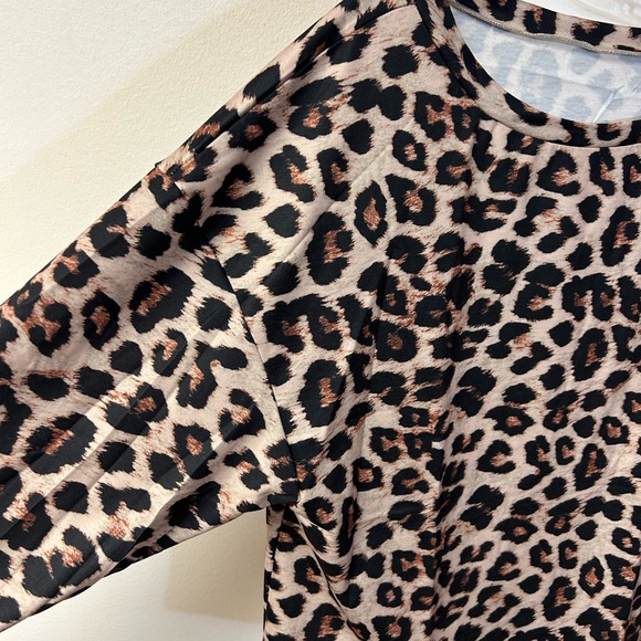 LEOPARD PRINT OVERSIZED BLOUSE - Picture 3 of 5